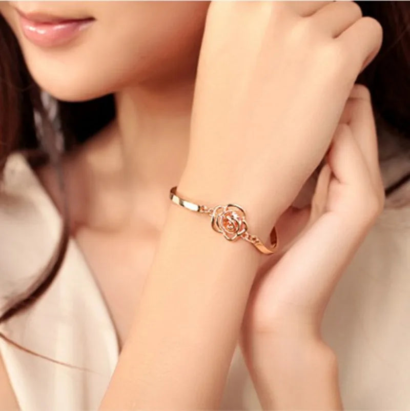 Elegant Rose Gold Flower Bracelet