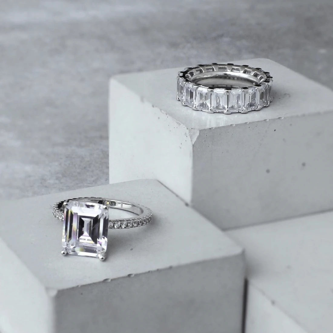 {{ product.title }} β Elegant {{ product.type }} crafted from {{ product.material }} by {{ product.vendor }}